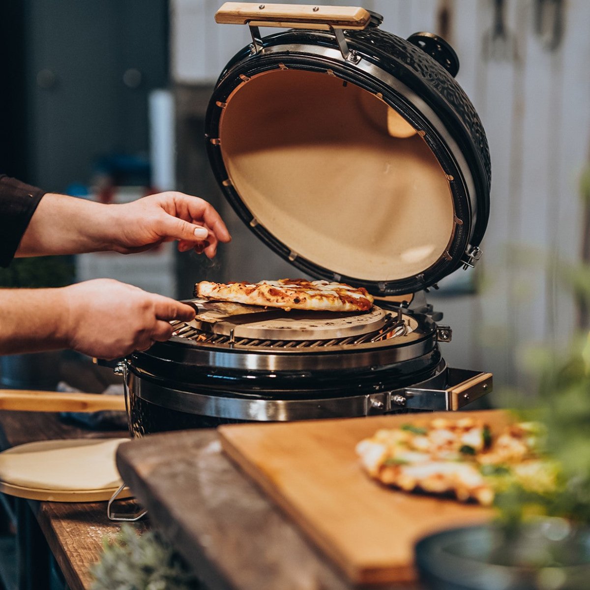 ICON – Kompakter Kamado Grill für echte Chefs am Grill