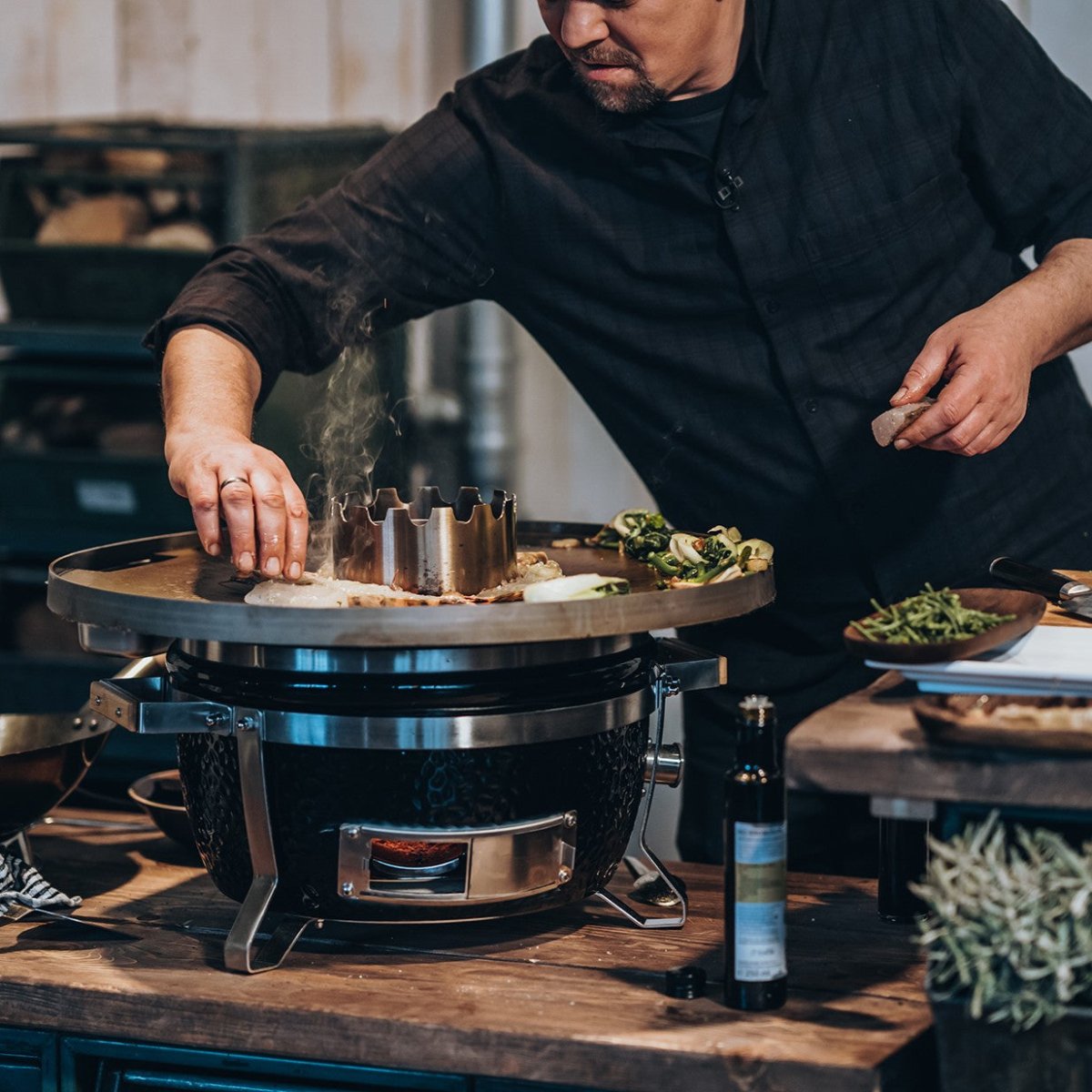 ICON – Kompakter Kamado Grill für echte Chefs am Grill
